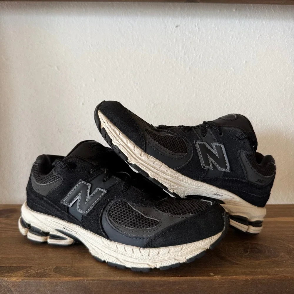 New Balance 2002R Black Running Sneakers Kids Youth Size 2Y PC2002BK
